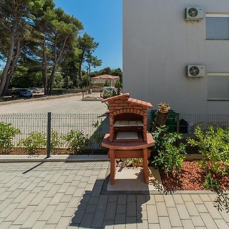 Apartments Djian Vir Exterior photo