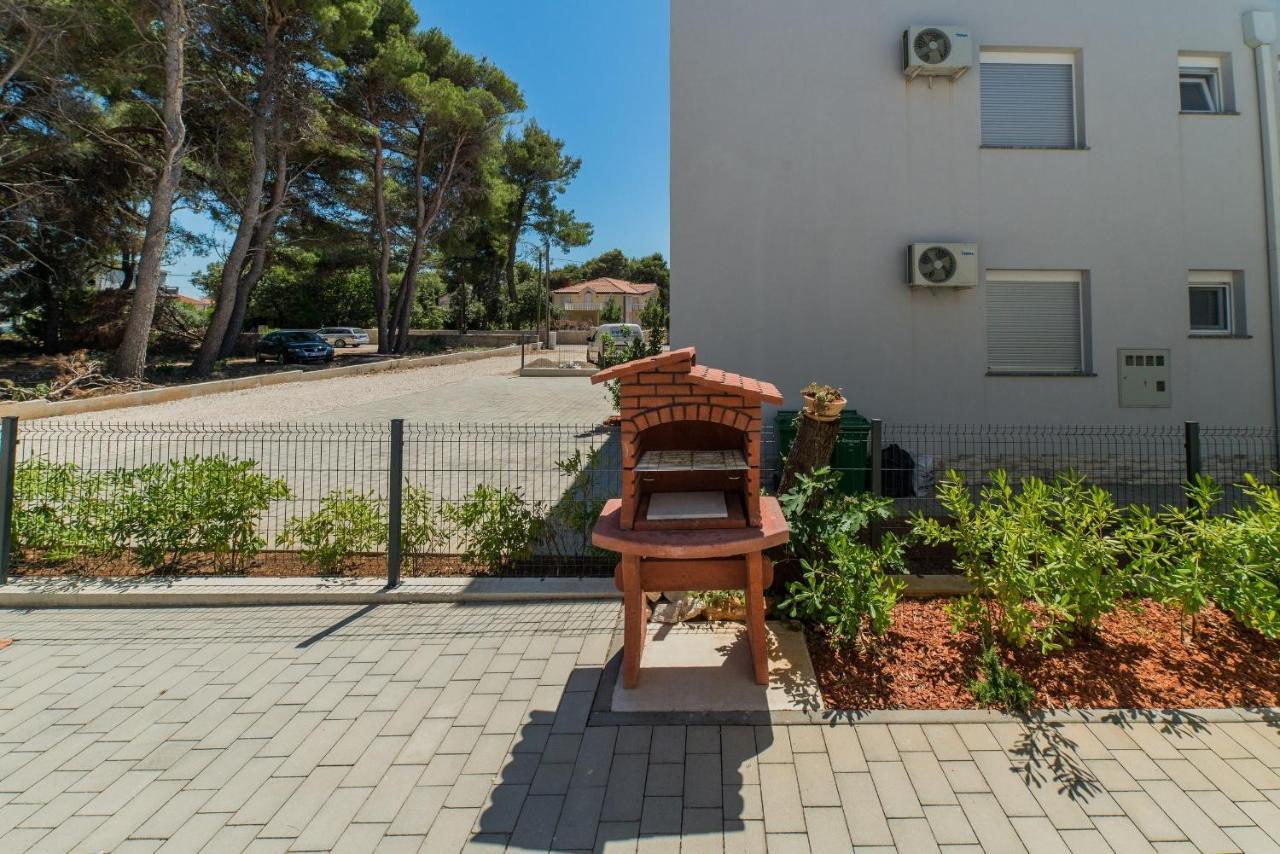Apartments Djian Vir Exterior photo