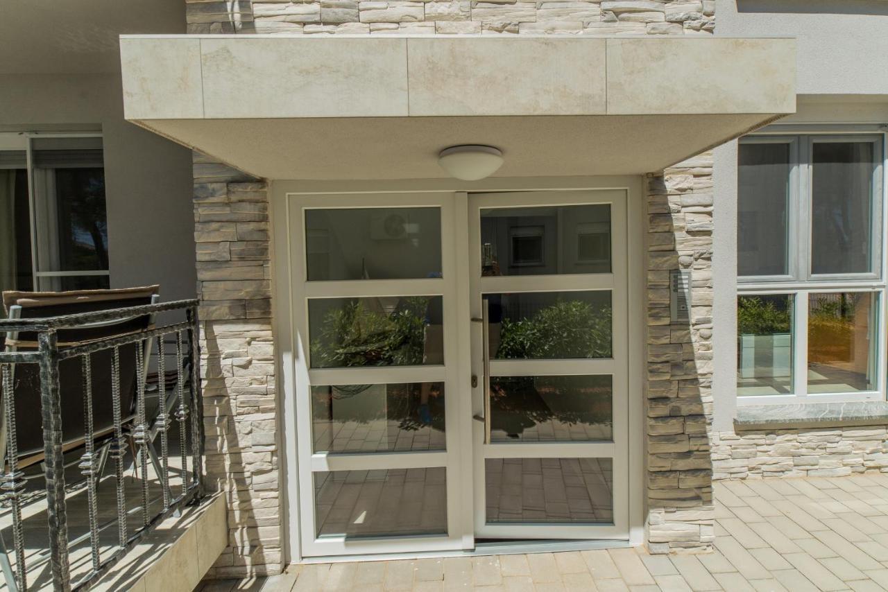 Apartments Djian Vir Exterior photo